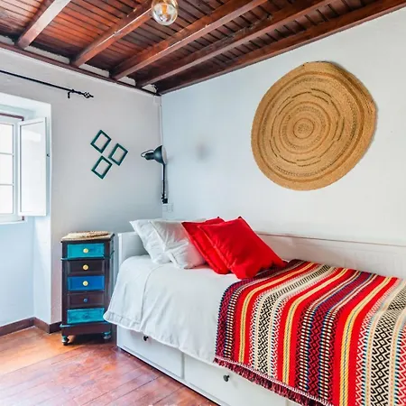 Casa 10 Janelas At Hébergement de vacances Monsanto