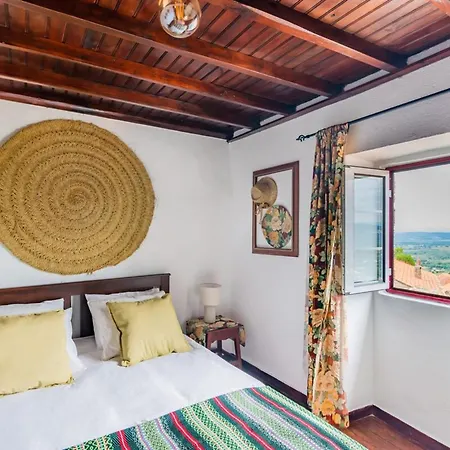 Casa 10 Janelas At Monsanto