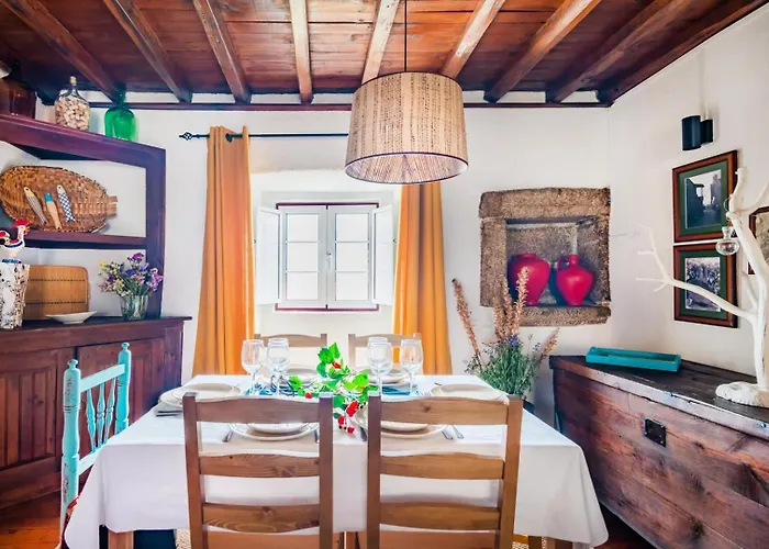 Casa 10 Janelas At Monsanto